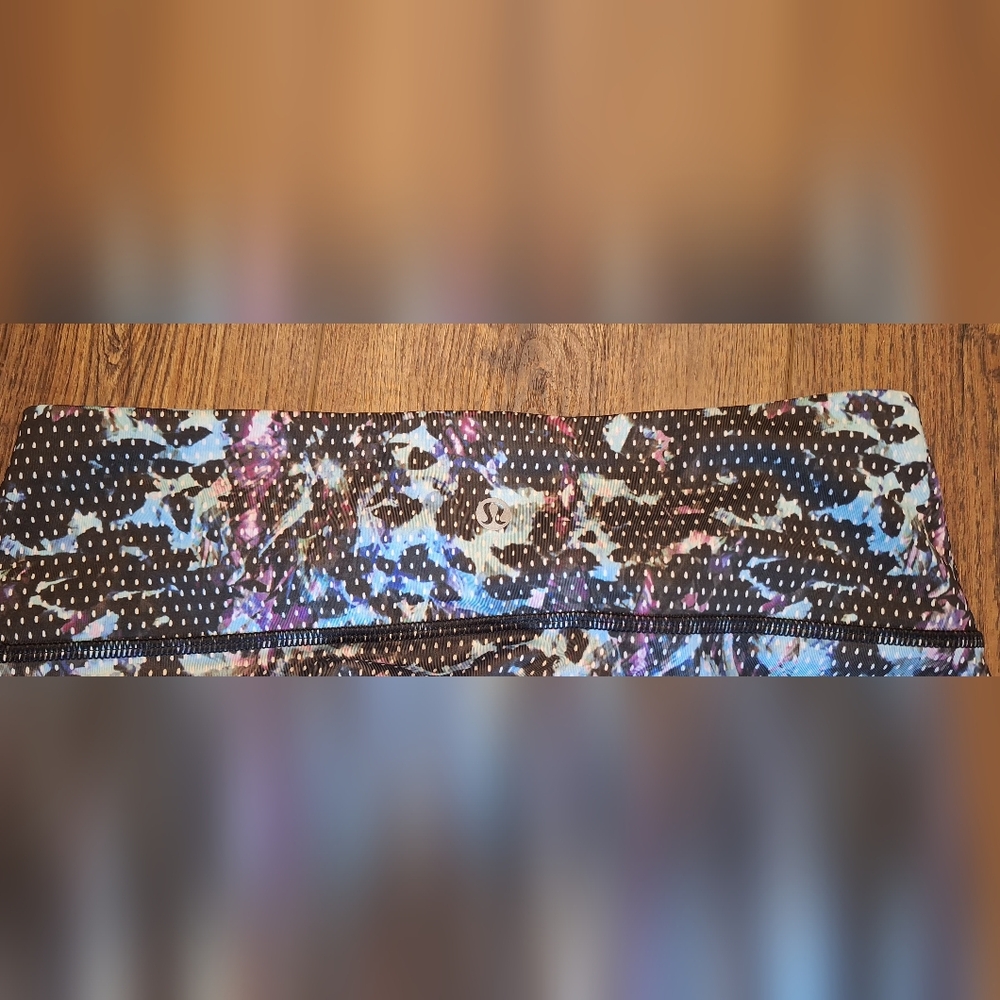 Lululemon Capris ☆Size 6☆ - Picture 3 of 4